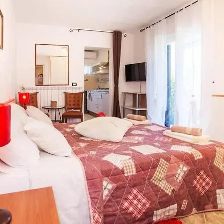 Apartment Oasis 2 *