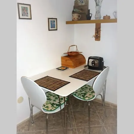 Apartamento Oasis 2 *
